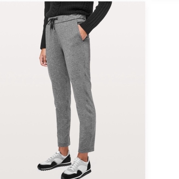 12. Lululemon On The Fly Pant *27" Heathered Black - Picture 3 of 16
